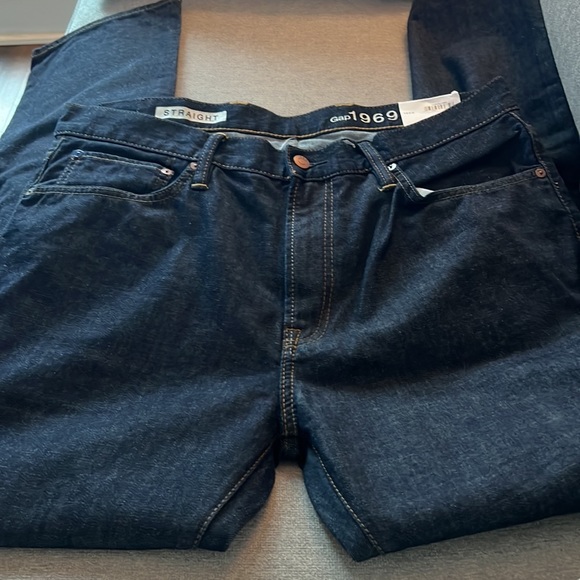 Brand New Men’s Straight Gap Jeans - Picture 4 of 5